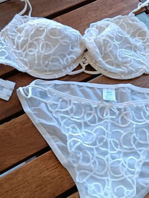 White lingerie set bra 85 B and slip M new
