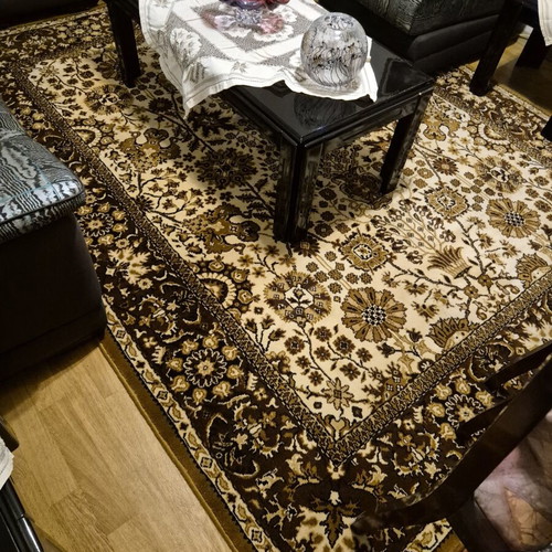 Handmade living room rug like new, 2 x 2.50 m