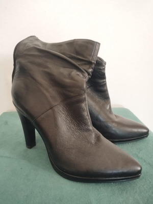 5th AVENUE leather women's ankle boots black like new, size 36