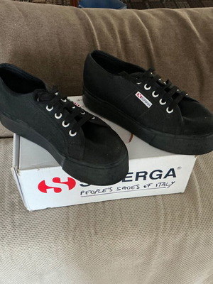 Superga παπούτσια αθλητικά μαύρα νούμερο 38 σαν καινούργιο