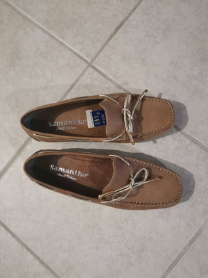 Samantha leather moccasins in tan color like new