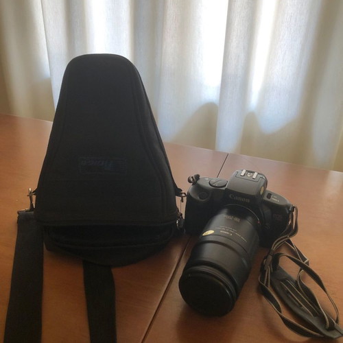 Canon EOS 750 analog camera used with Canon EF 100-200 mm 1:45 A lens and case