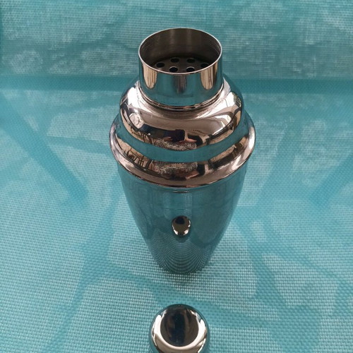 Stainless steel shaker 250ml like new