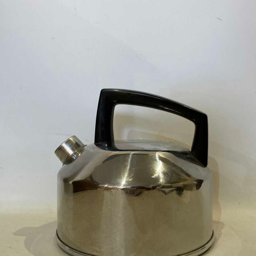 Vintage kettle old style used with minor wear 22x23