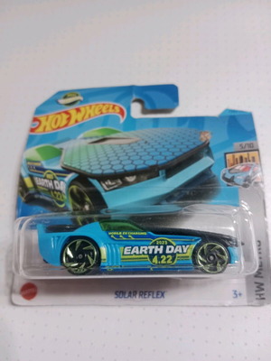 HotWheels SOLAR REFLEX figure new in original packaging