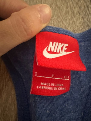 Nike shirt small used, blue