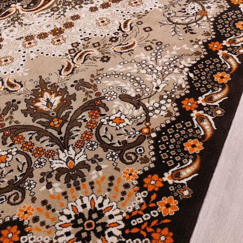 Wool rug 2.50x3.50 like new with floral and lachouria patterns