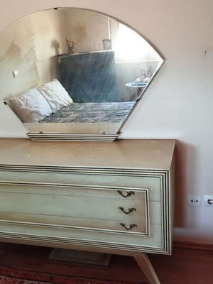 Patina vanity with 3 drawers and mirror