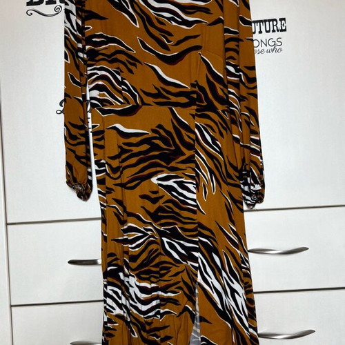 Maxi dress animal print slightly used Desiree black and brown size M