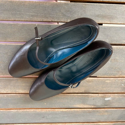 Petridis leather brown pumps with strap size 40 like new