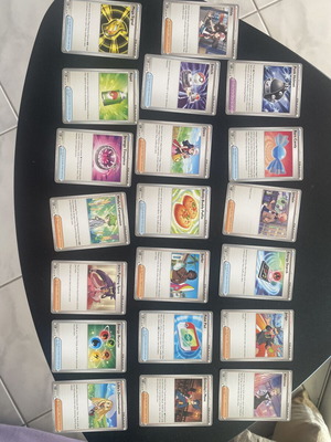 Pokemon trainers cards pack of 20 like new, common and uncommon