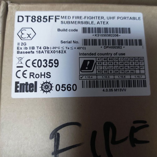 Entel DT885FF wireless walkie talkies new, set of 2 with accessories