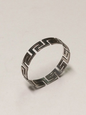 Machine ring from white metal Maïandros size 14.75, silver color
