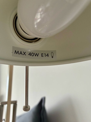 Table lamp like new with adjustable arm