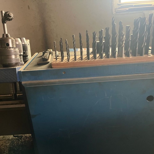 Metal lathe like new with milling head and cooling system
