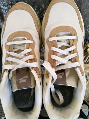 Nike Pacific athletic shoes size 44 like new