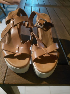Sante Day2Day leather platform sandals size 38 used, camel