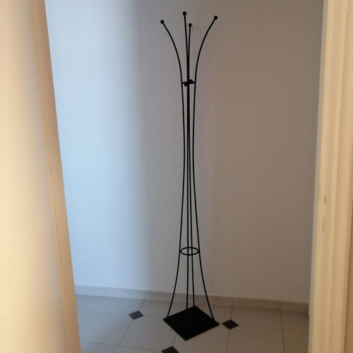 Metal coat rack black, like new, minimalist design