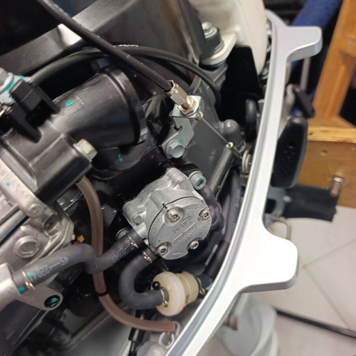 Honda outboard motor 4 hp upgraded to 6 hp like new with stand