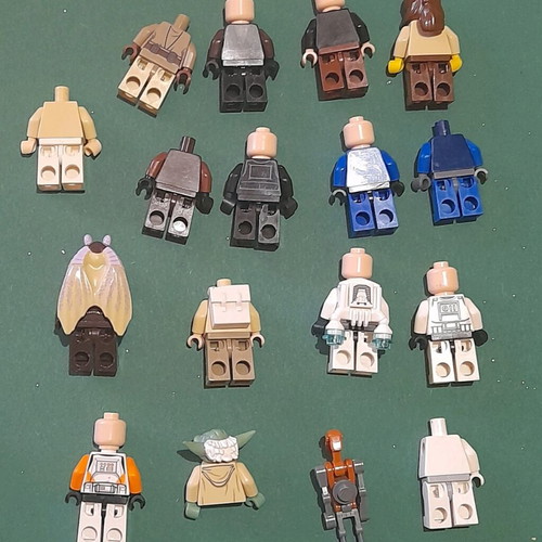 Lego Star Wars figures and parts used, pack