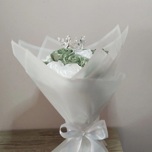 Bouquet of 12 roses like new