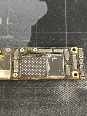 iPhone 11 board used, defective for spare parts