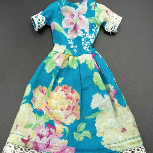 Vintage doll dress like new, cotton and lace details