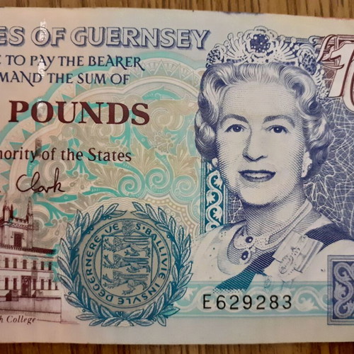 The States of Guernsey 10 Pounds banknote used 1995-2023