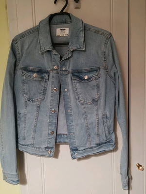 Bershka denim jacket like new, size M