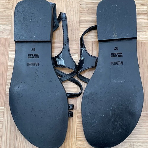 Fendi black sandals size 37 like new