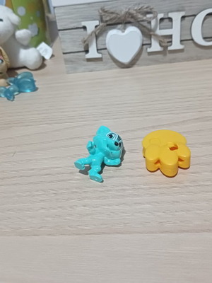 Kinder Natoons Cat Figure new