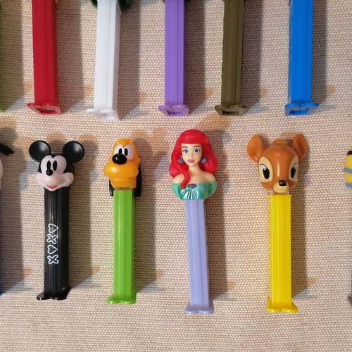 Pez candy dispensers set of 20 like new, Disney and Marvel characters