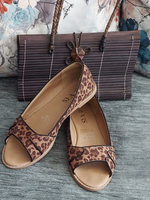 Γυναικεία παπούτσια VRS με ανοιχτή μύτη σε λεοπάρ σχέδιο, σαν καινούργια