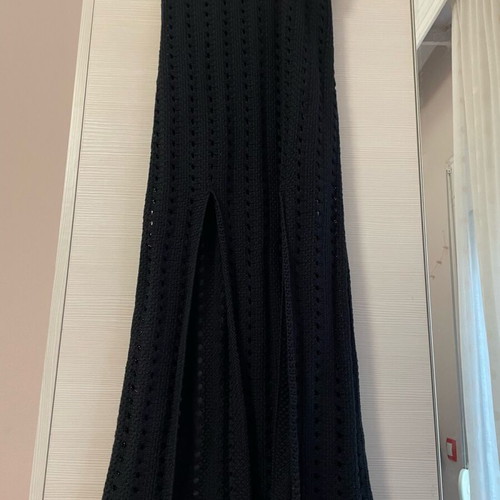 Combos knit long skirt like new, black with front slits