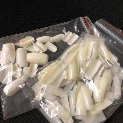 Nail tips 185 pcs new, natural and white color, acrylic