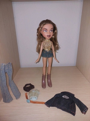 Bratz Funk n Glow Yasmin doll used with damage
