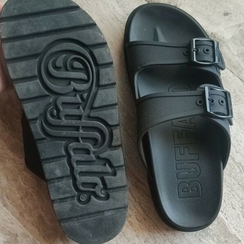 Buffalo women's sandals size 38, black