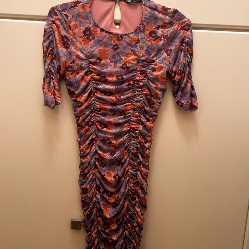 Zara dress purple like new, fitted with ruching, size S
