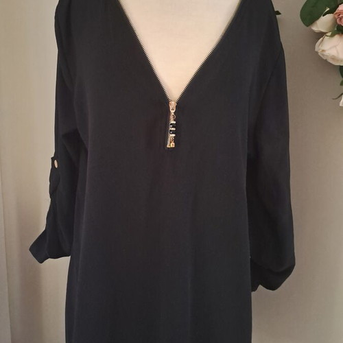 Black tunic with zipper and decorative beads used, women's one size
