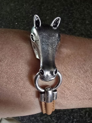 Leather bracelet with horse head, new, fits wrist 20-22 cm
