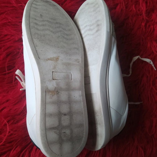 Calgary men's shoes size 45 like new, white casual