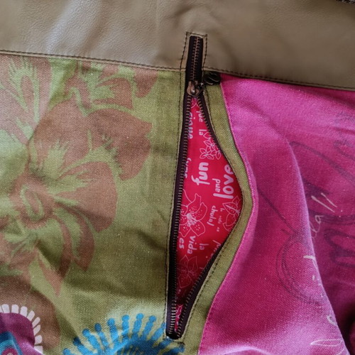 Desigual shoulder bag like new, pink and green