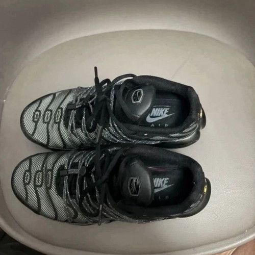 Nike Air Max Utility sneakers used, black metallic platinum reflective, size 39