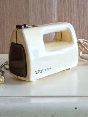 Vintage μίξερ AKA Electric Multifix μεταχειρισμένο, για ανταλλακτικά ή επισκευή