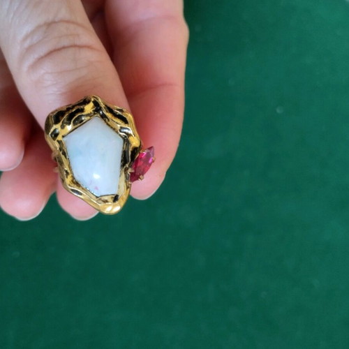 Ring from an earlier decade like new, unused