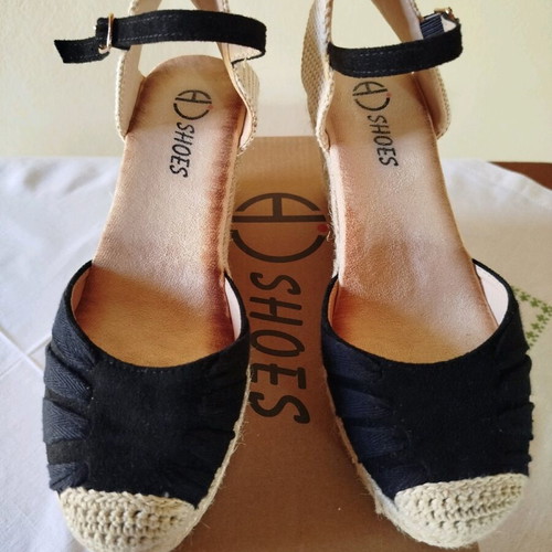 BC women's espadrilles new, black suede with straw material