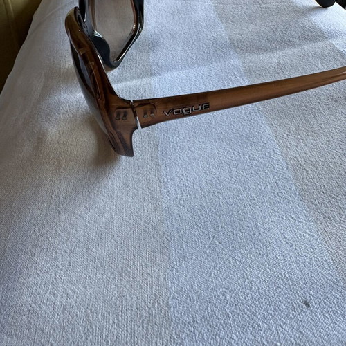 Vogue 2513-S sunglasses like new, brown and gold