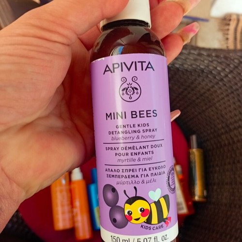 Apivita Kid's Mini Bees Gentle Detangling Spray new