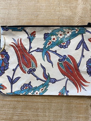 Wallet made of laminated paper like new with flower design
