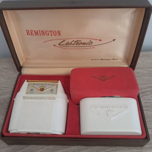 Remington electric shaver like new